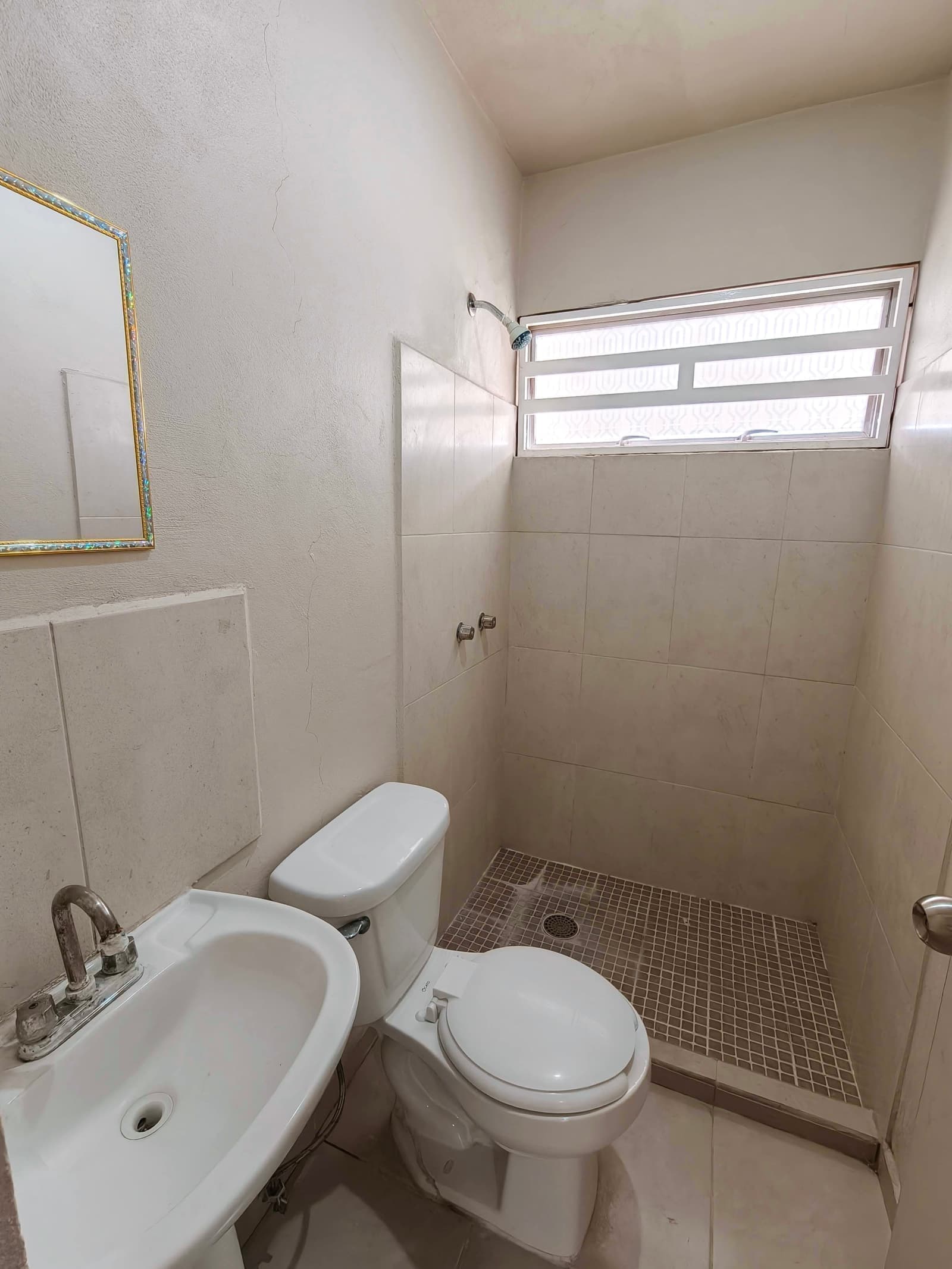 Rento Casa en 3 hab en 8 de julio — foto 2