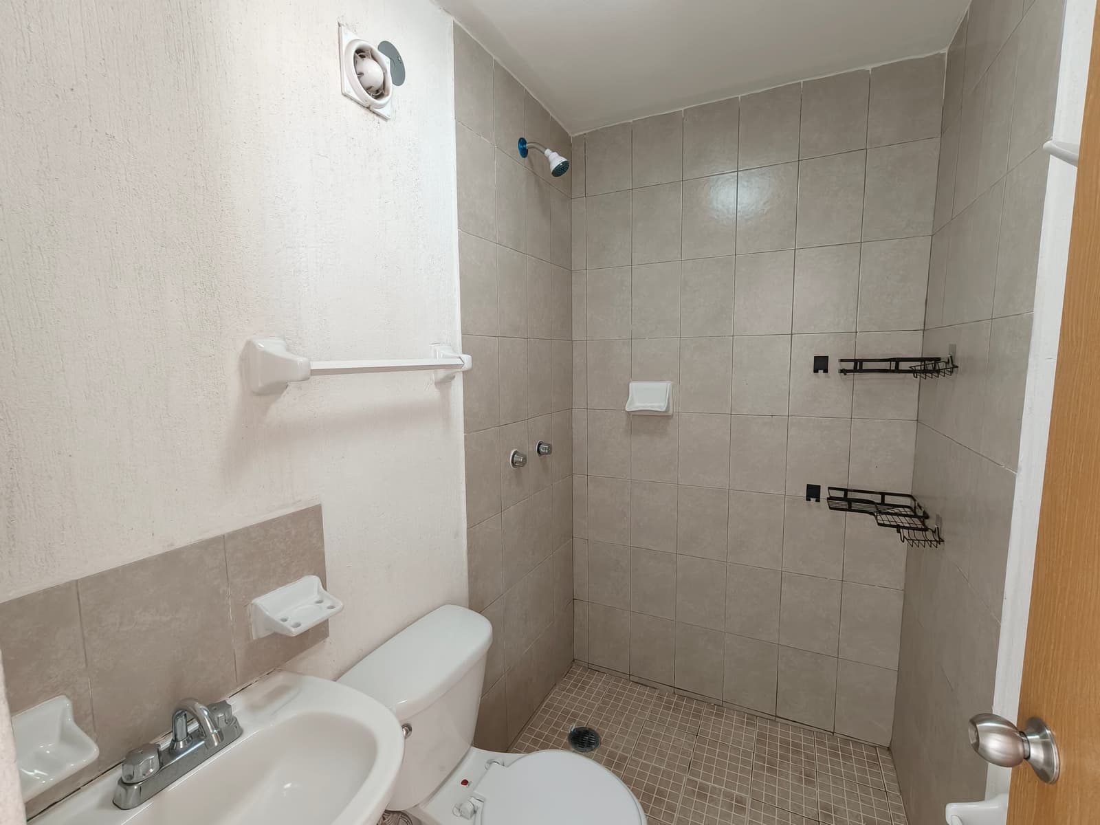 Rento departamento equipado 1er piso / 8 de julio y Periférico — foto 2