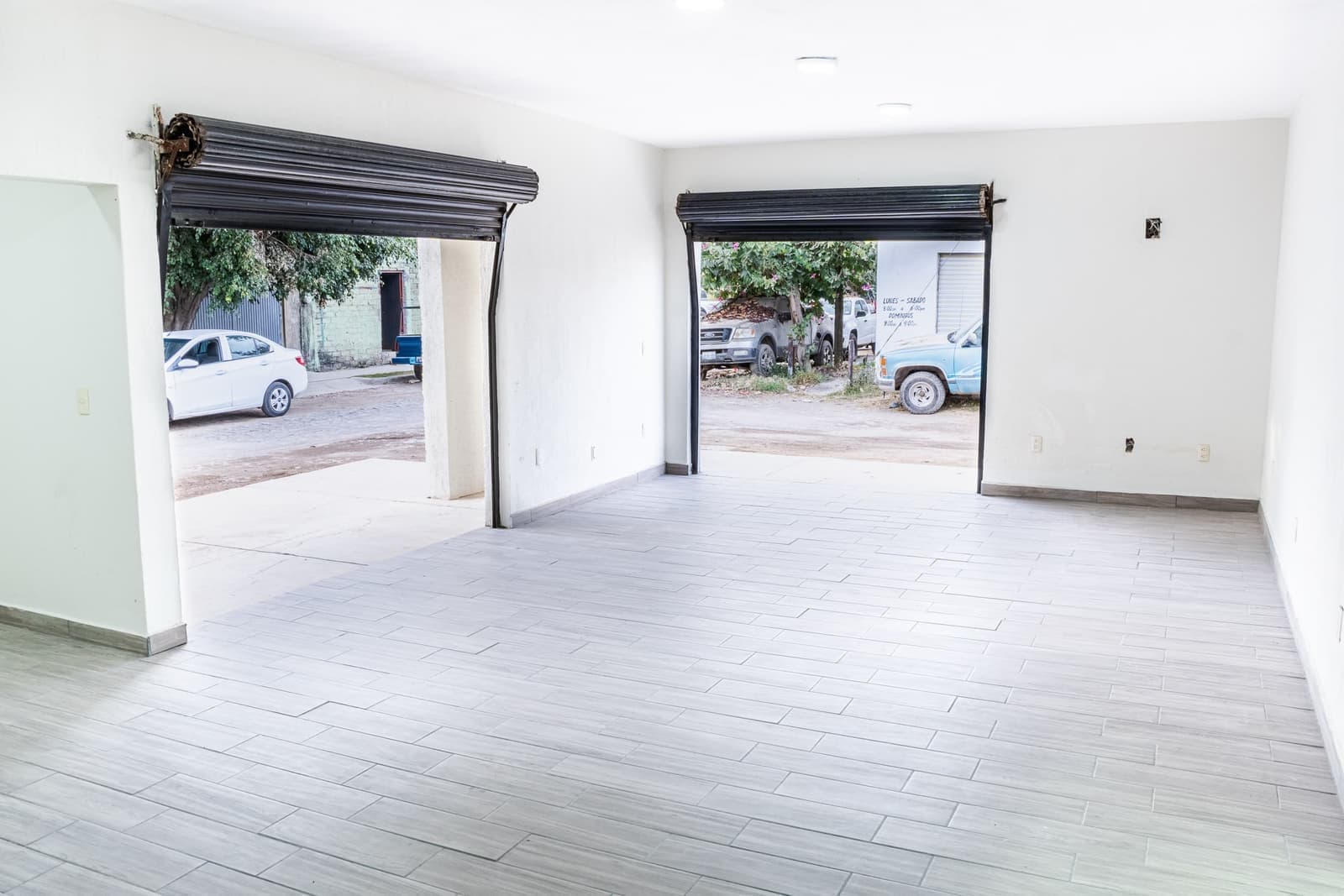 Propiedad en esquina con departamentos y locales — foto 5