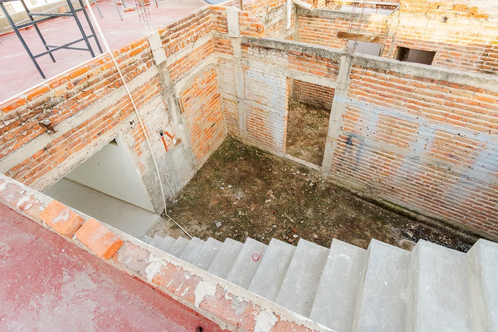 Propiedad en esquina con departamentos y locales — foto 9