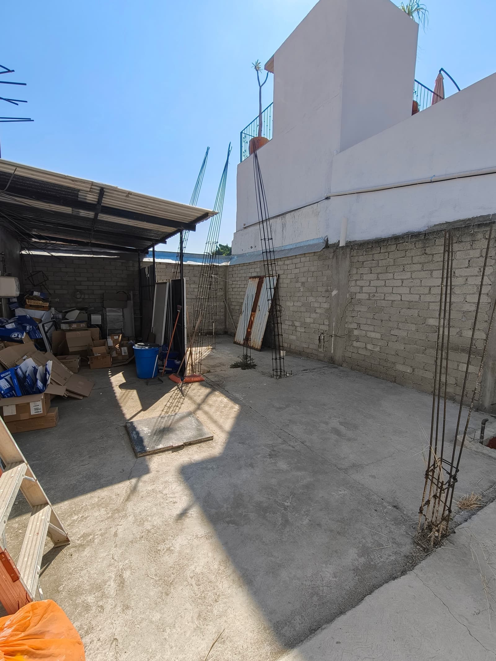 Propiedad con 2 locales comerciales — foto 3
