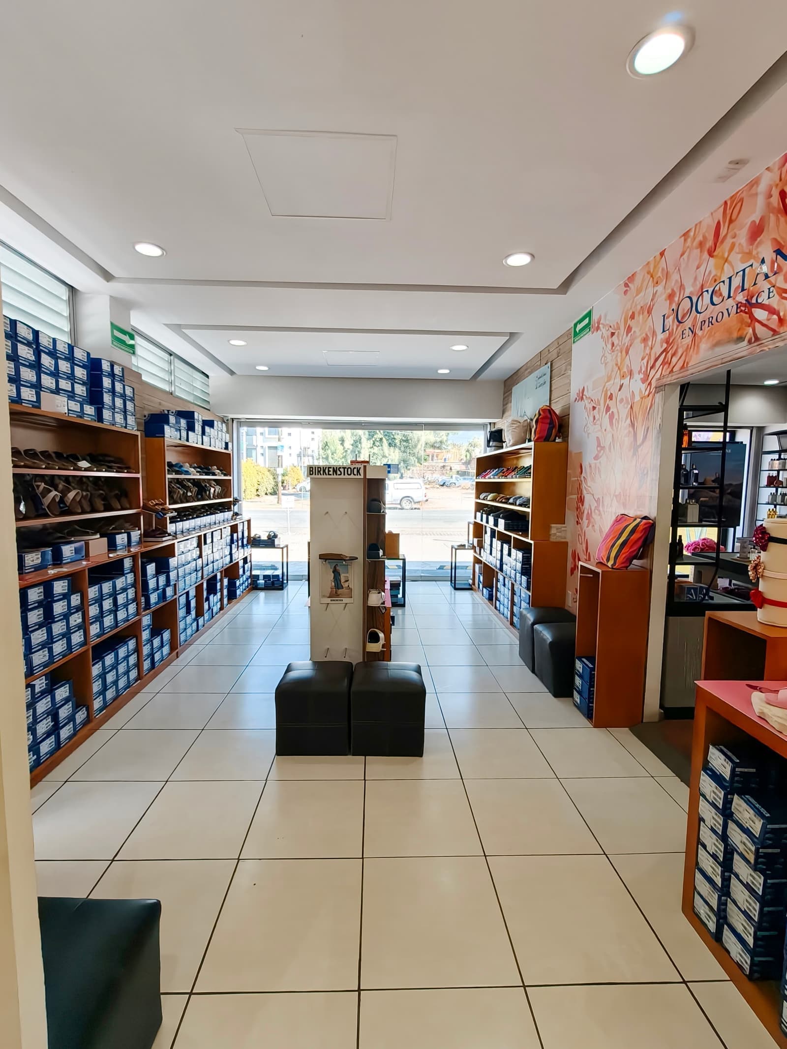 Propiedad con 2 locales comerciales — foto 9